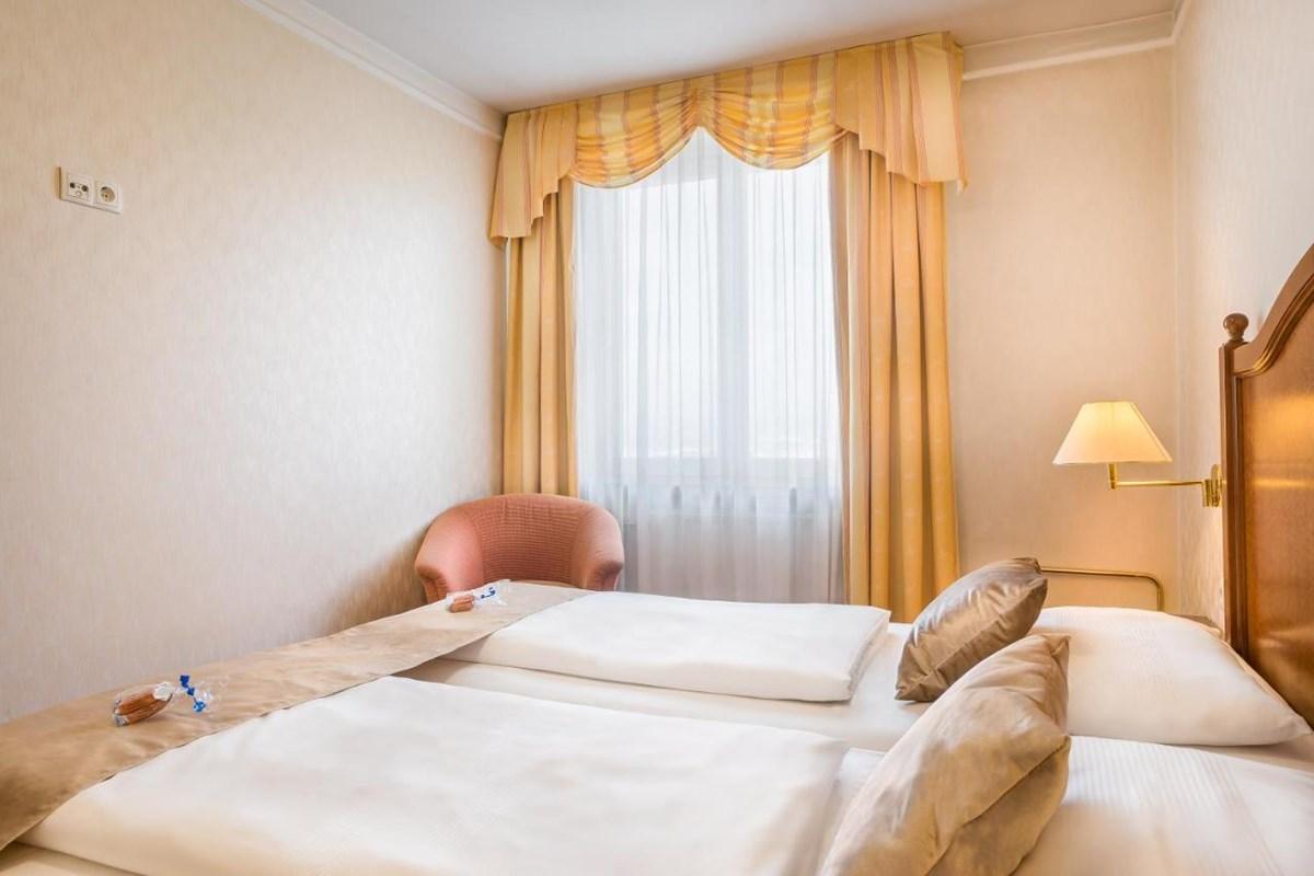 Select Hotel Prinz Eugen Wien Екстериор снимка